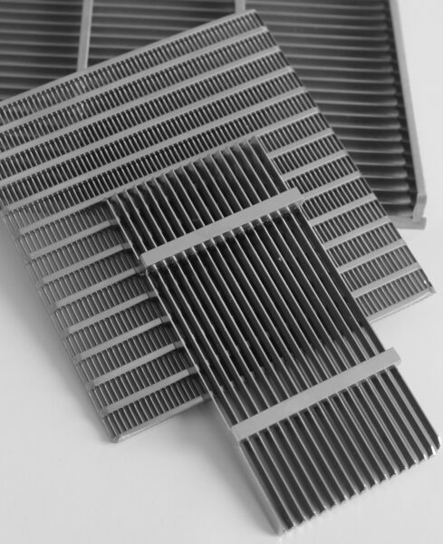 FLAT WEDGE WIRE SLOTTED SCREENS